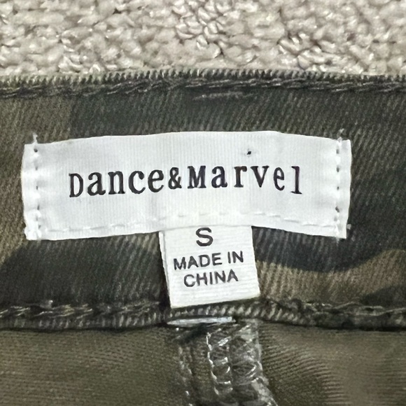 Army print mini skirt size small - Picture 3 of 4